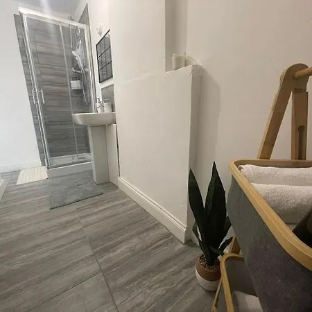 Lovely 2 Bed On Tower Bridge London Exterior photo
