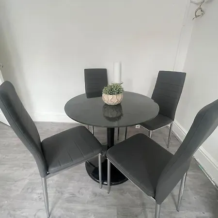 Lovely 2 Bed On Tower Bridge London Exterior photo