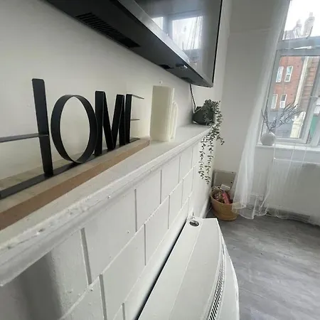 Lovely 2 Bed On Tower Bridge London Exterior photo