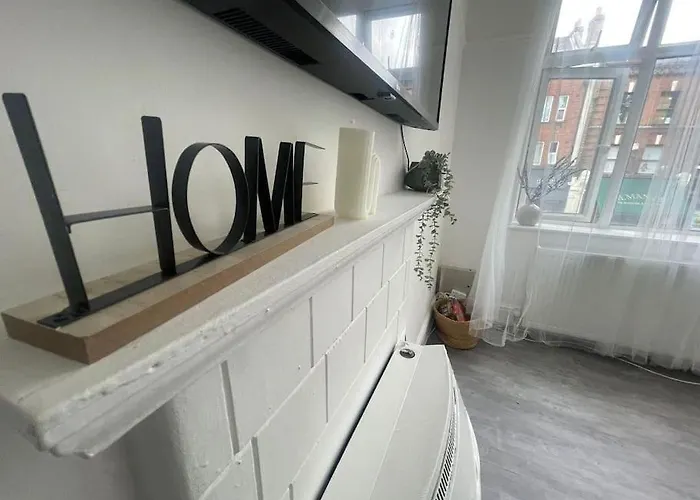 Lovely 2 Bed On Tower Bridge